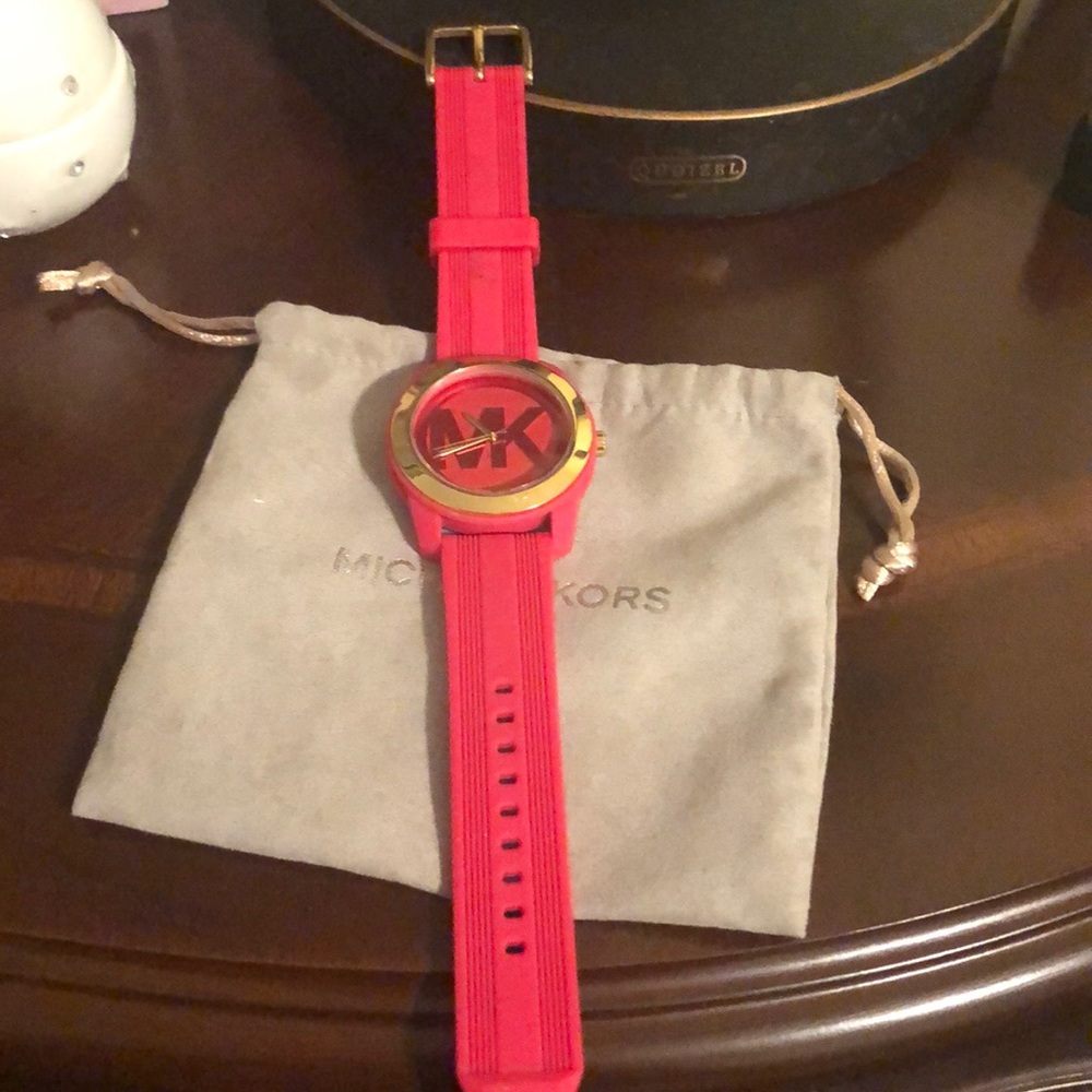 Watch - Picture 2 of 3